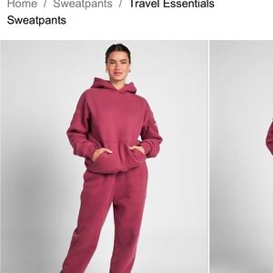 Comfrt Travel Essentials Sweatpants in Berry size M